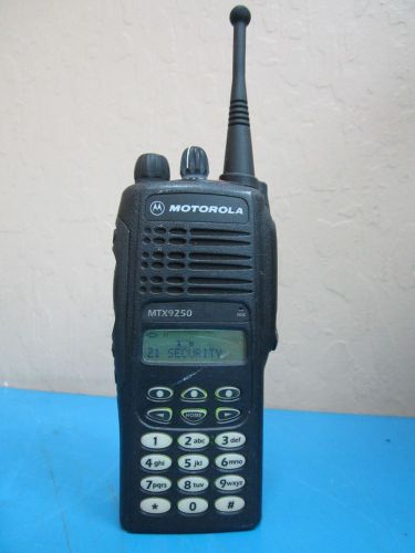 Motorola Handie-Talkie MTX9250 Model AAH25WCH4GB6AN SN: 921HES0428