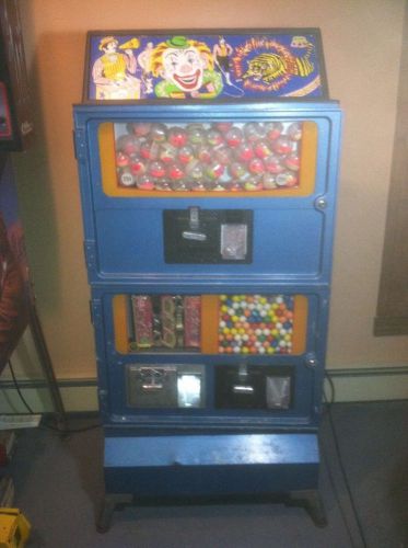 Original 1971 Vintage Selecto Rama vending gumball toy machine man cave