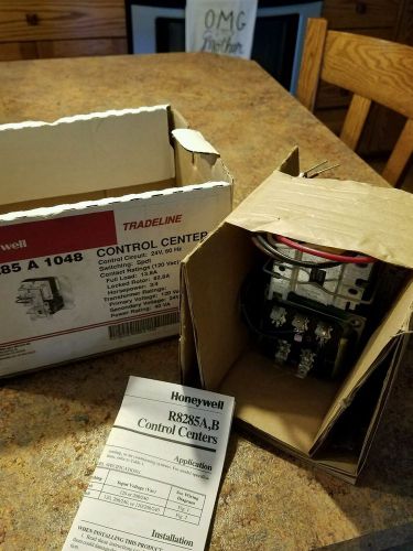 Honeywell  R8285A1048 control center  new in box