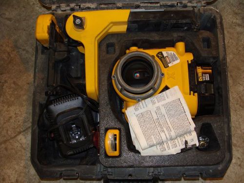 DEWALT DW077 SELF LEVELING ROTARY LASER KIT, USED W/ CASE, NOT TESTED
