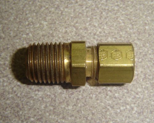 WEATHERHEAD 68X4X4 BRASS FITTING MALE CONNECTOR TUBE OD 1/4&#034; MALE PIPE 1/4&#034;