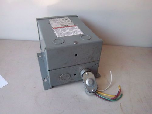 USED  SQUARE D CAT NO. 1S1F 1 KVA PHASE 1 TRANSFORMER