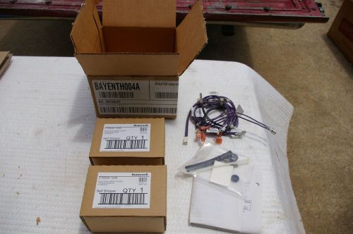 ( 2 )  New In Box C7600A1028 Honeywell Solid State Humidity Sensor