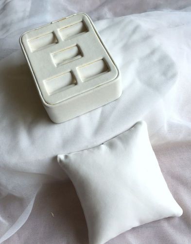 LOT (2) TWO WHITE Leather: 1 Single 5 Slot Ring &amp; 1 Bracelet Pillow Display Used