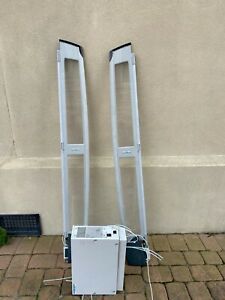sensormatic Ultra Tower Post System, including all panels,