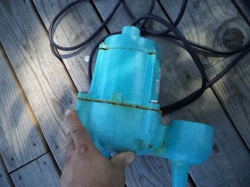 SEWAGE EJECTOR PUMP LITTLE GIANT SUMP PUMP MODEL 9S-CIM 4/10 HP HORSE POWER USED