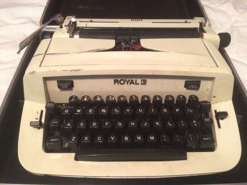 Vintage Royal 890 Typewriter with Original Case