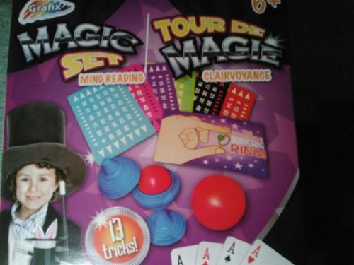 New in box Magic set Mind Reading 13 tricks Instruction included Great Gift