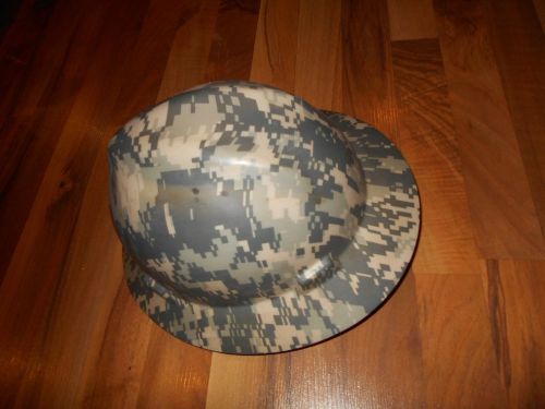 1 MSA Camouflage Hard Hat Medium Used