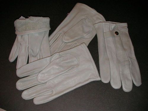 2 PAIRS OF UNLINED WORK GLOVES, BNWOT, MED.