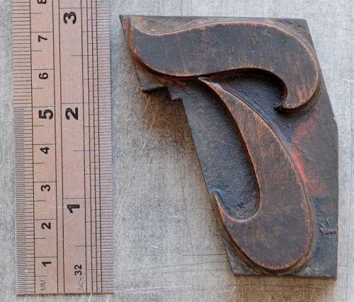 letter &#034;T&#034; fancy letterpress wood block wonderful patina alphabet old vintage