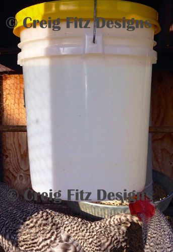 5 Gallon Poultry Waterer Quad Nipple System with Easy Open Screw-Top Lid