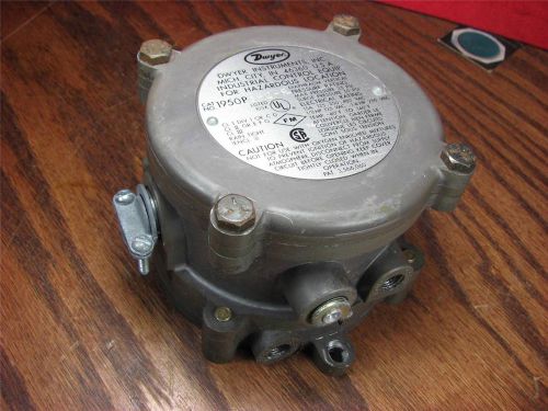 Dwyer Pressure Switch 1950P-8-2-F 35psi for Hazardous Location