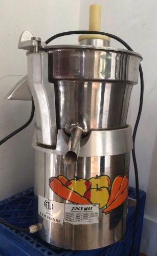 Omcan WF-A1000 Commercial Heavy Duty Fruit &amp; Vegetable Juicer