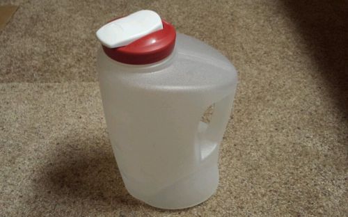 Rubbermaid  MixerMate Clear 1 Gal Pitcher w/ Chili Red Lid EUC
