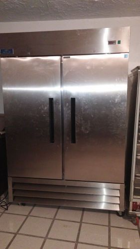 Arctic air ar49 49 cu. ft. two section reach-in refrigerator for sale