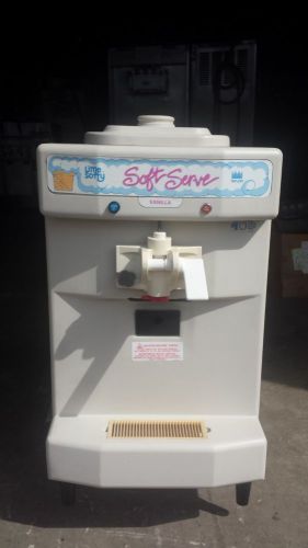 2001 taylor 142 soft serve frozen yogurt ice cream machine working air cooled for sale
