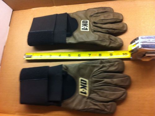 DK-1 Anti-Vibration full fingered Wrist Wrap Work Glove (Med,) by OccuNomix 995E