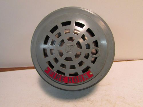 Vintage wall mount heavy duty metal fire horn alarm edwards adaptahorn usa 364 for sale