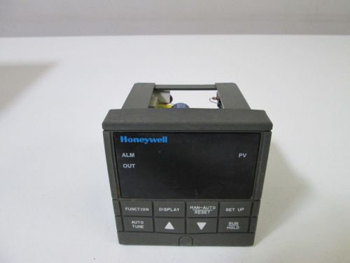 HONEYWELL TEMPERATURE CONTROLLER DC200E-2-200-1C0000-0 (AS PICTURED) *USED*