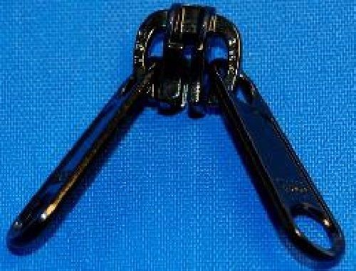 YKK 4.5CF Zipper Chain 5/8&#034; B-TP Color Black 580 New  Roll 200 Meters 25 sliders
