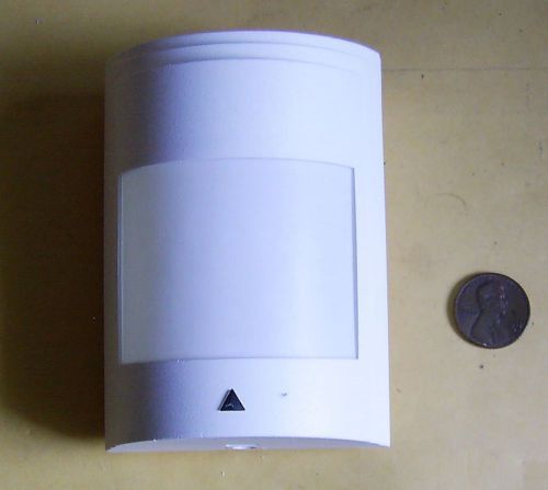Paradox Digital Infrared Motion Detector for Alarm Systems-Made in Canada