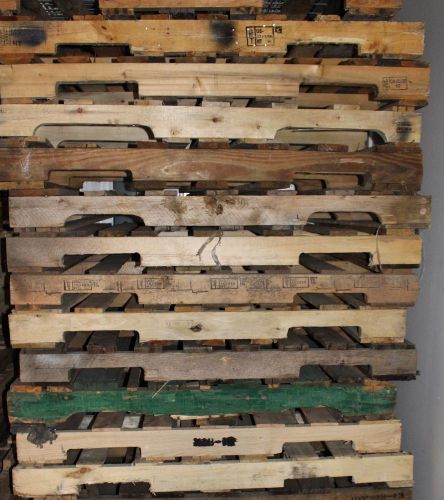 Used wood pallets - 48&#034; x 40&#034; standard 4 way pallet - discount on bulk purchases for sale