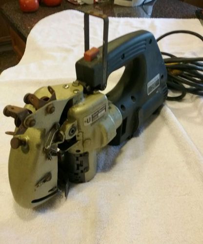 Union Special 2200B Portable  Sewing  Machine