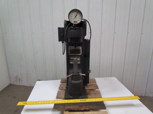 Wilson Model L Brinnell hardness tester inspection tool w/cover