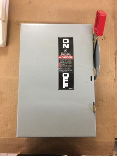 GE TH3361 HEAVY DUTY FUSIBLE INDOOR SAFETY SWITCH 3 POLE 30A 600V