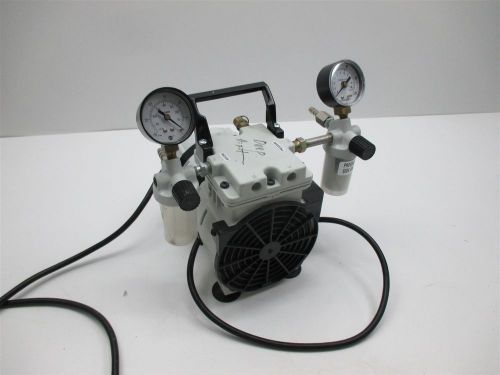Welch Model 2545B-01 Vacuum Pump Thermally Protected Motor Dual Gage Pressure