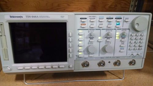 Tektronix TDS-644A 4-Channel Color Digitizing Oscilloscope 500MHz 2 GS/s