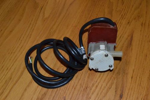 MARCH MFG 1A-MD-1/2 outlet, filter screen inlet Submersible Pump 230V NOS tested