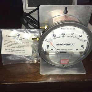 DWYER MAGNEHELIC PRESSURE GAUGE 2001 C- INCHES OF WATER 0-1.0