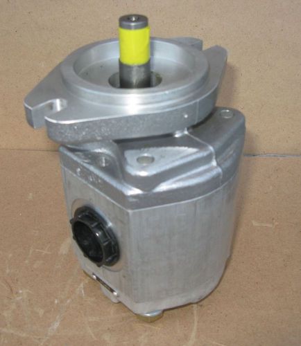 Hydreco / Magna  Hydraulic Aluminum  Gear Pump Model HMP3-11-10/20-2-2A