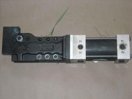 De-sta-co 895-sel-2.5-r1000-c1000 pneumatic clamp, with arm, no sensor, used for sale
