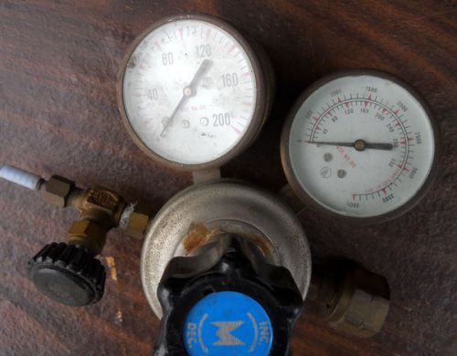 Compressed gas regulator air gauge for sale