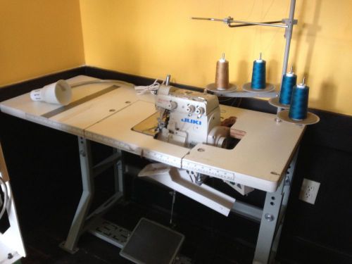 4 Needle Serger MO-6700 Series Serges/Runs GREAT in OHIO Pick Up Only MO-6704S