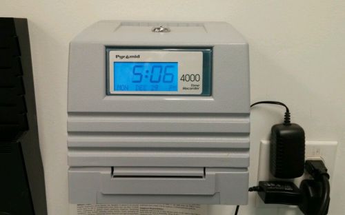 Pyramid 4000 self-totaling time clock &amp; time cards for sale