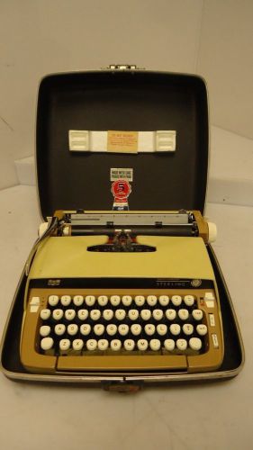 VINTAGE Smith Corona Sterling Manual Typewriter w/ Portable Hard Case