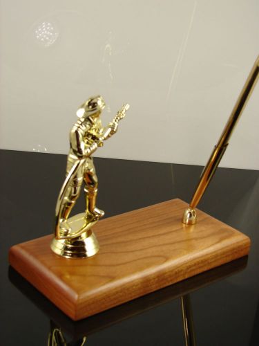 Cherry wood gold tone fireman trophy pen desk set accessory new for sale