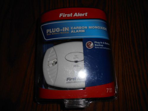 First Alert CO605 Carbon Monoxide Plug-In Alarm with Battery Backup