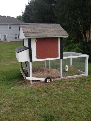 Handmade Chicken Coop Sturdy Practical Roost House Mobile Enclosed