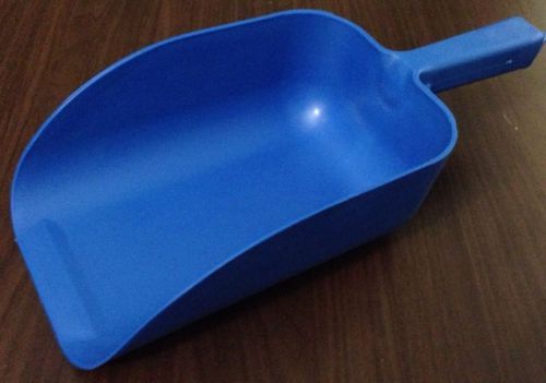 Large blue hard plastic ice scoop 85 ounces new 15&#034; x 6&#034; for sale