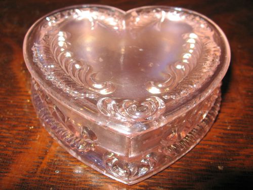 Pink cranberry carnival glass heart powder jewelry box dresser holder ring boyd