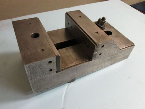 Milling/grinding vise, hi-prec, lock-down jaw, 6&#034; wide, english for sale