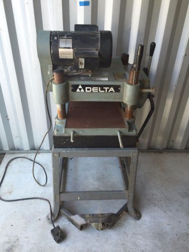 Delta Invicta 22650 Planer with wheel stand