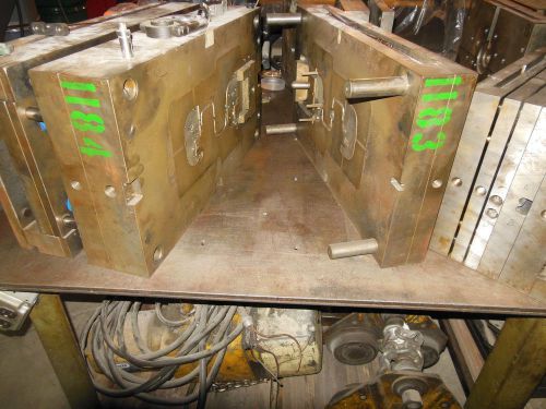 PLASTIC INJECTION MOLD BASE 23 1/2 X 13 5/16