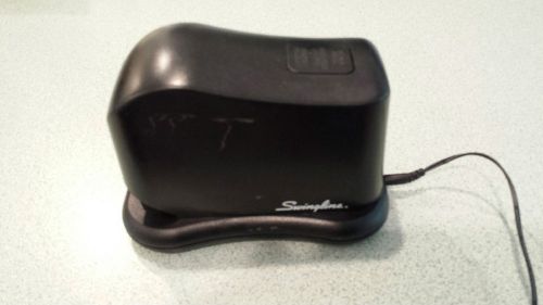 Swingline 211xx Electric/Automatic Stapler Battery Operated with AC Adapter