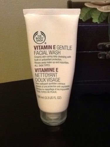 The Body Shop Unisex Vitamin E Gentle Face Wash/cleanser 100ml